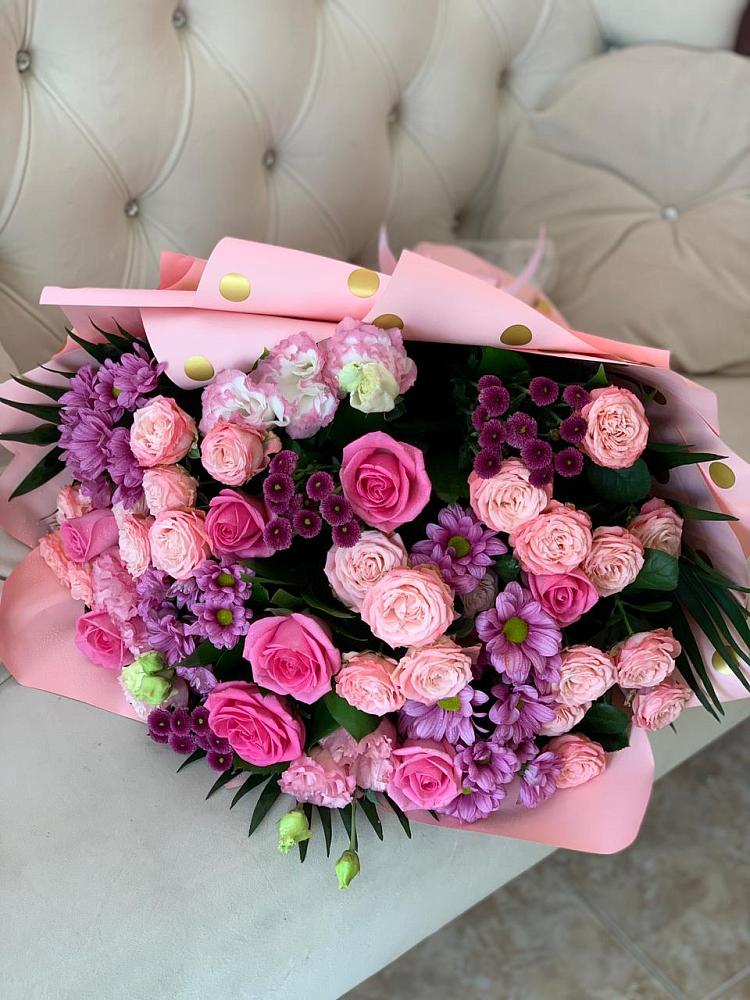 Букет цветов из: Хризантемы, Розы и Лизиантусы в Юрге