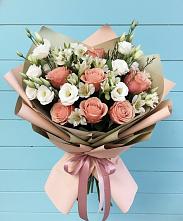 Букет цветов из:  Розы, Альстромерии и Лизиантусы в Юрге