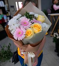 Букет цветов из:  Герберы, Розы и Хризантемы в Юрге