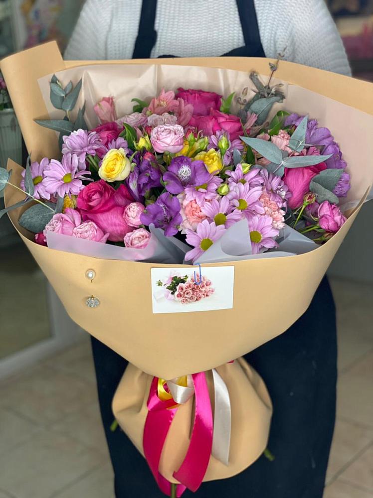 Букет цветов из: Хризантемы, Гвоздики и Альстромерии в Юрге