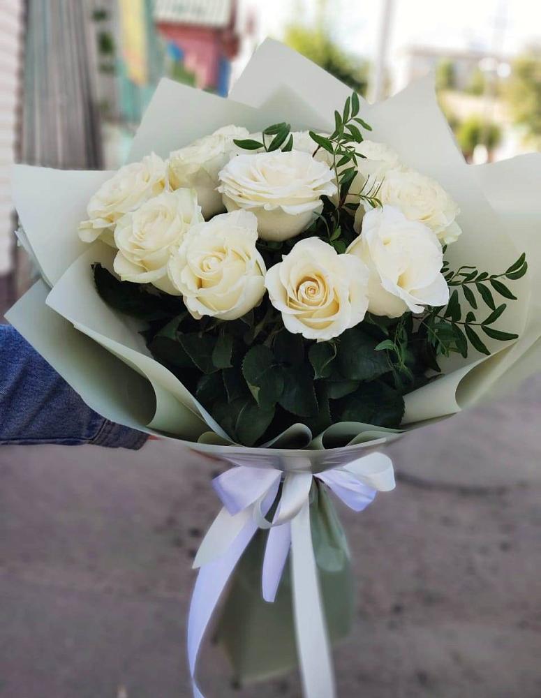 Букет Белые розы Проуд в Юрге