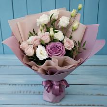 Букет цветов из:  Розы и Лизиантусы в Юрге