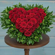 Цветочная композиция из Розы в виде сердца в Юрге