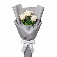 Букет 3 белые розы в Юрге