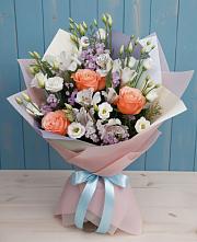 Букет цветов из:  Лизиантусы, Розы, Альстромерии и Гипсофила в Юрге