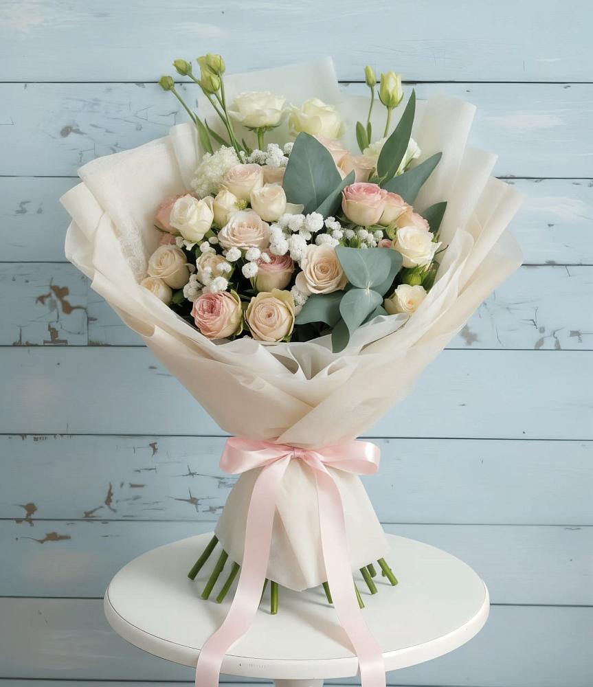 Букет цветов из: Розы и Лизиантусы в Юрге