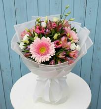 Букет цветов из:  Герберы, Альстромерии и Лизиантусы в Юрге