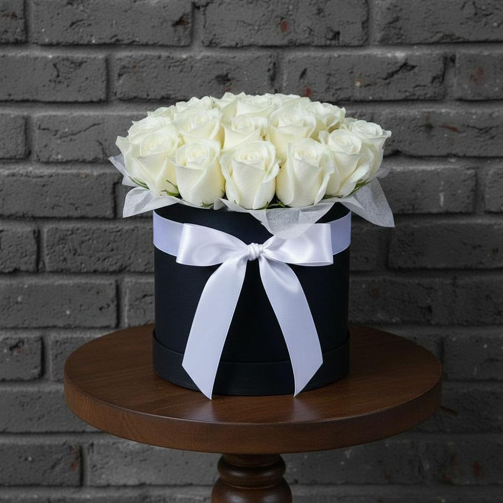 Цветочная композиция из Розы в шляпной коробке в Юрге