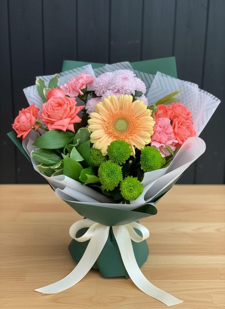 Букет цветов из: Гвоздики, Розы, Герберы и Хризантемы в Юрге