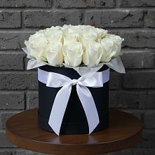 Цветочная композиция из Розы в шляпной коробке в Юрге